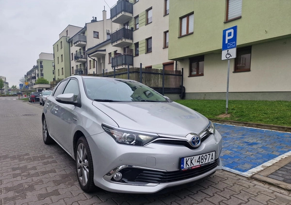 Toyota Auris cena 51900 przebieg: 130000, rok produkcji 2015 z Kraków małe 631